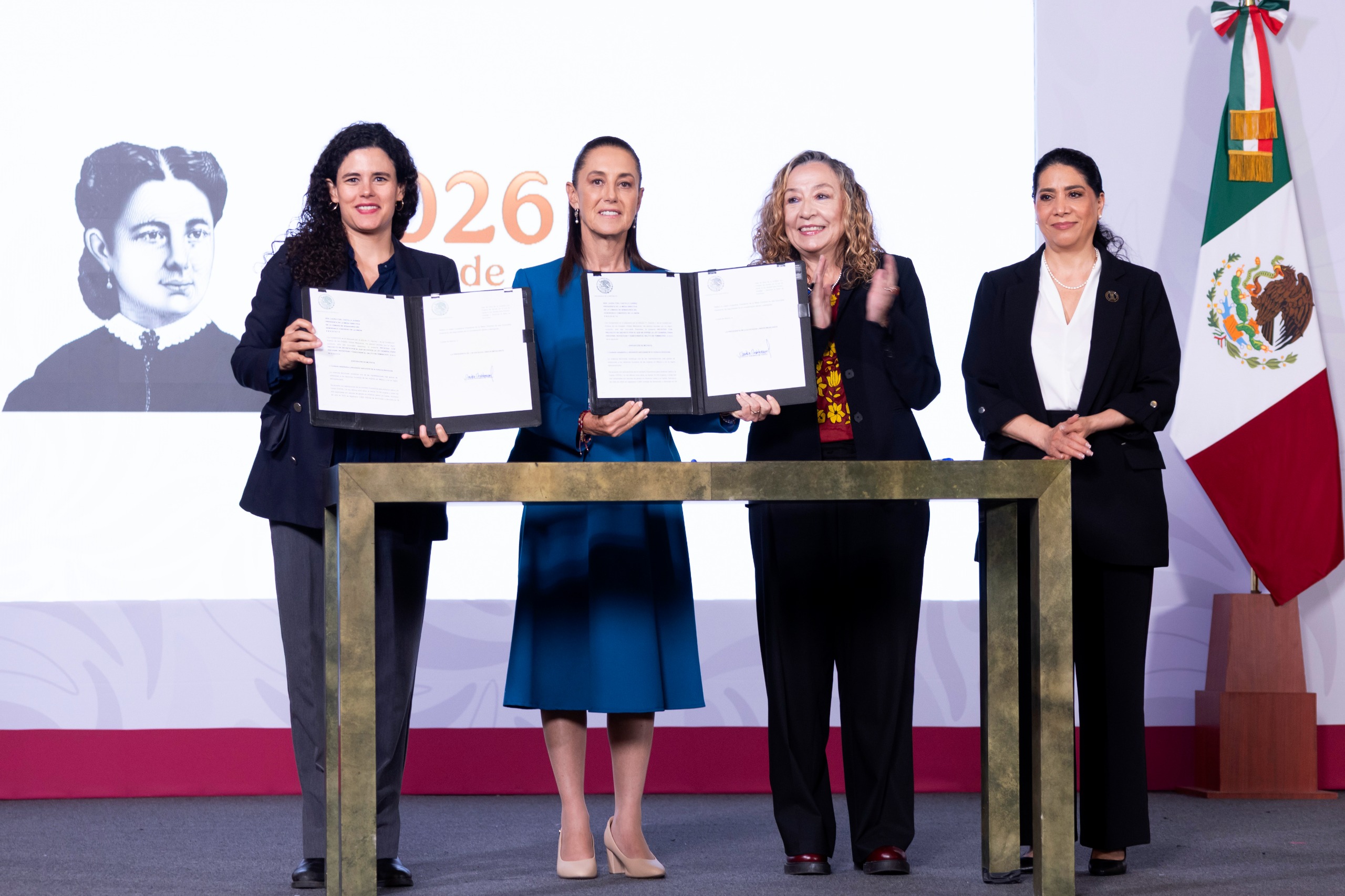 Presidenta de México envía iniciativa de ley para prevenir, investigar, sancionar y reparar el daño por el delito de feminicidio