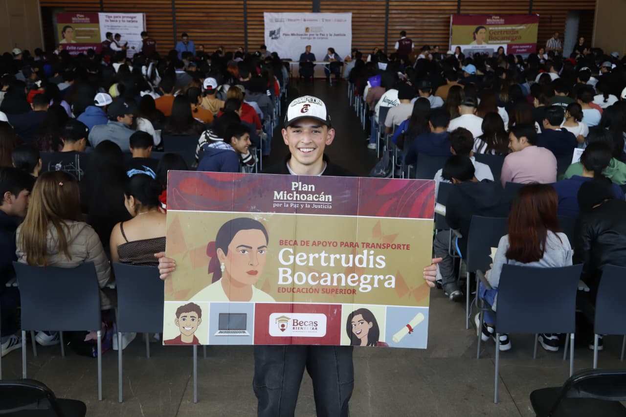 Con apoyo de la federación, más de 840 mil estudiantes reciben becas: SEE Con apoyo de la federación, más de 840 mil estudiantes reciben becas: SEE