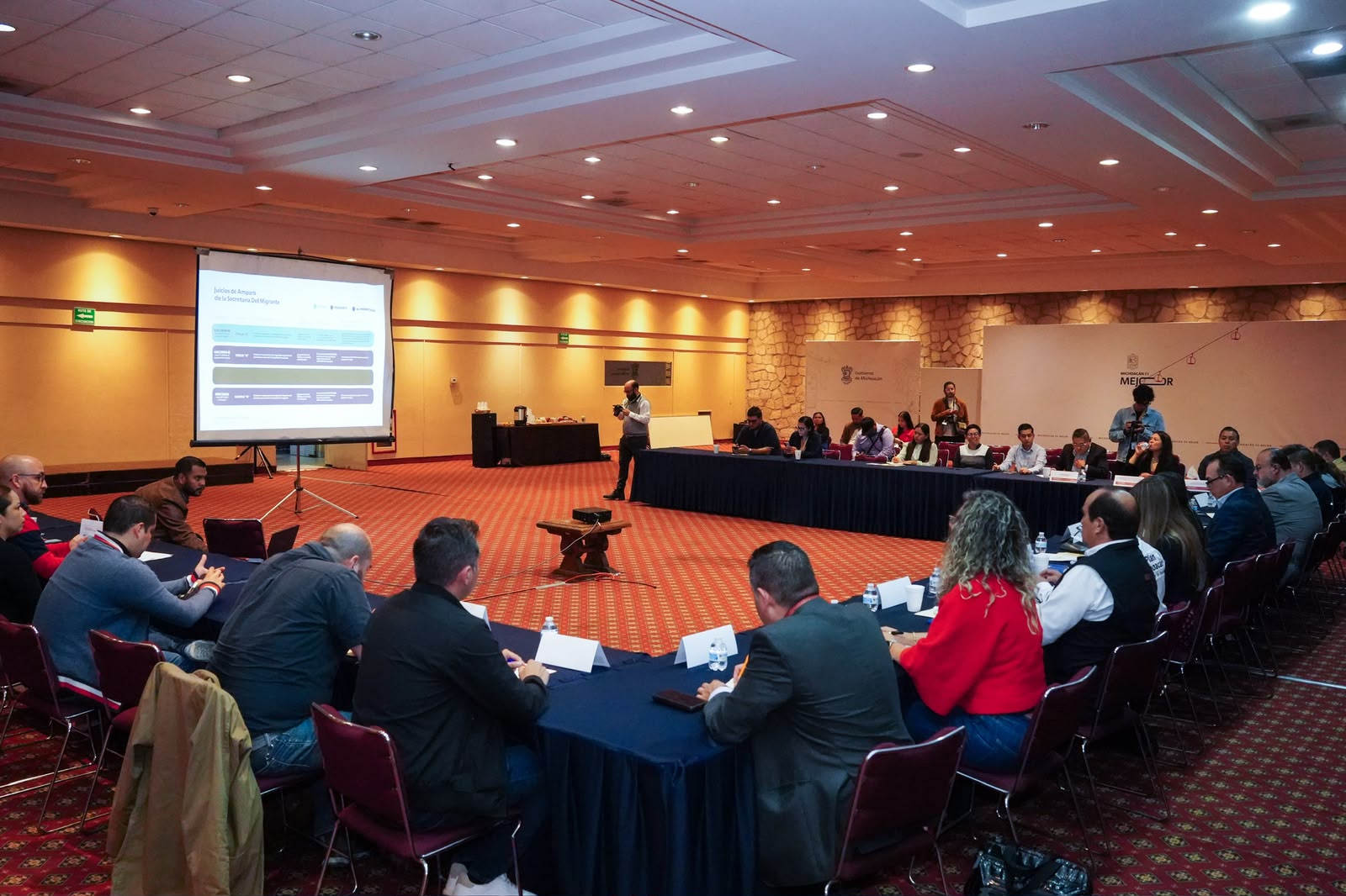 Semigrante fortalece coordinación interinstitucional para atención a familias en situación de desplazamiento
