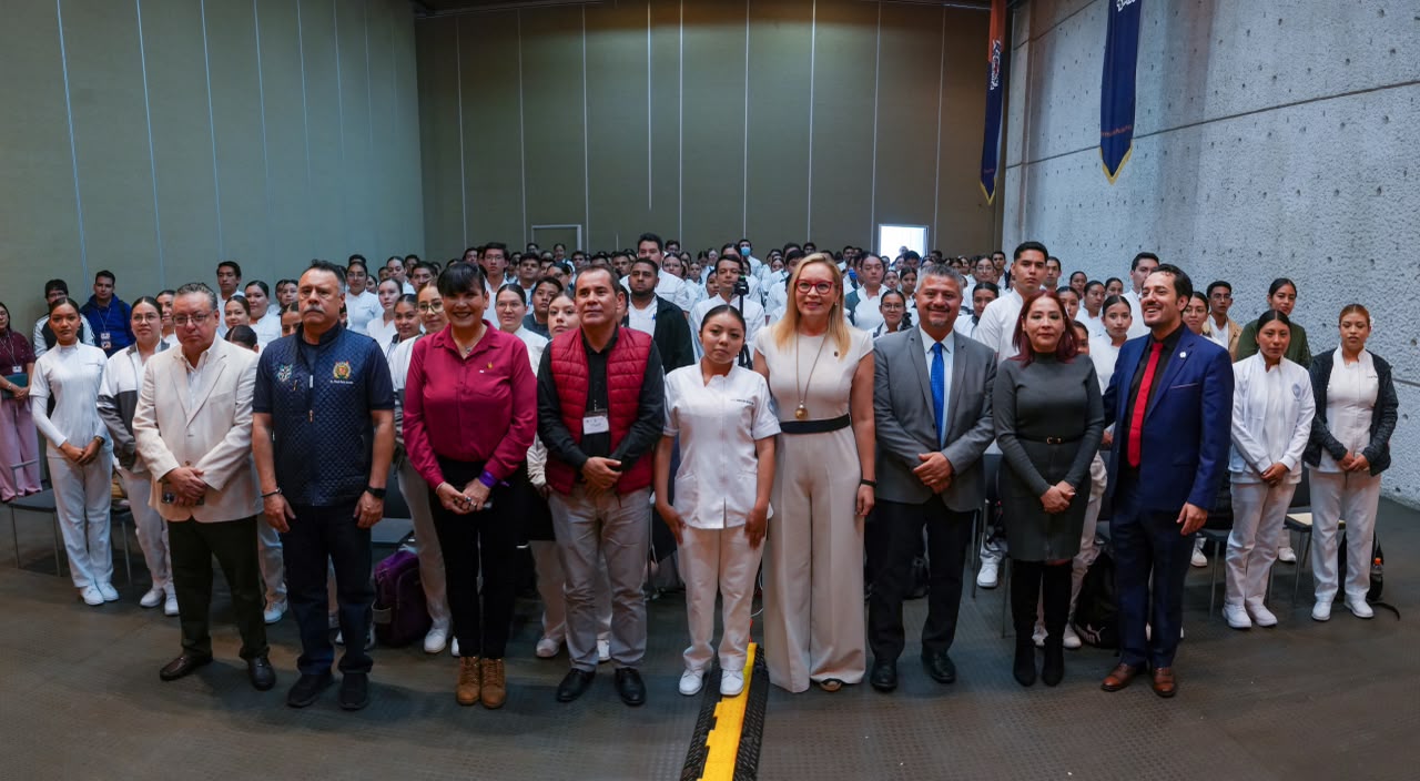 UMSNH arropará a egresadas y egresados que realicen su servicio social: Rectora UMSNH arropará a egresadas y egresados que realicen su servicio social: Rectora