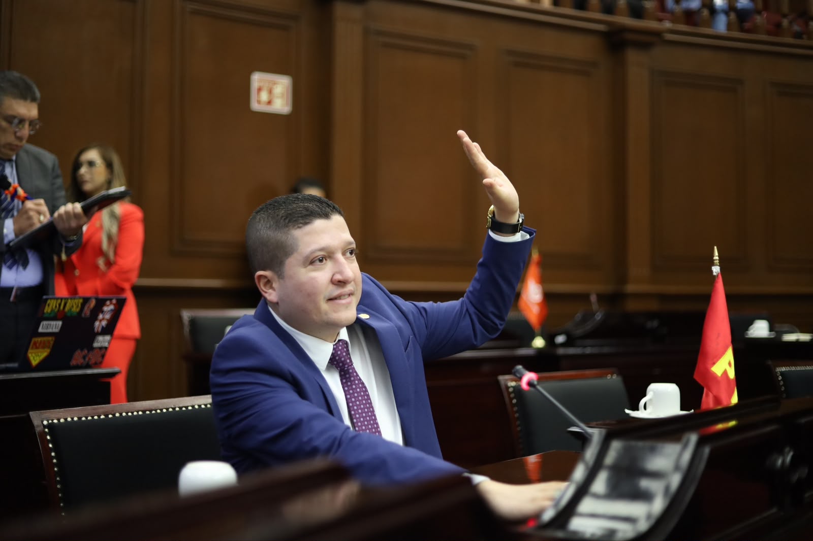 Vicente Gómez propone legislar sobre la violencia digital Vicente Gómez propone legislar sobre la violencia digital