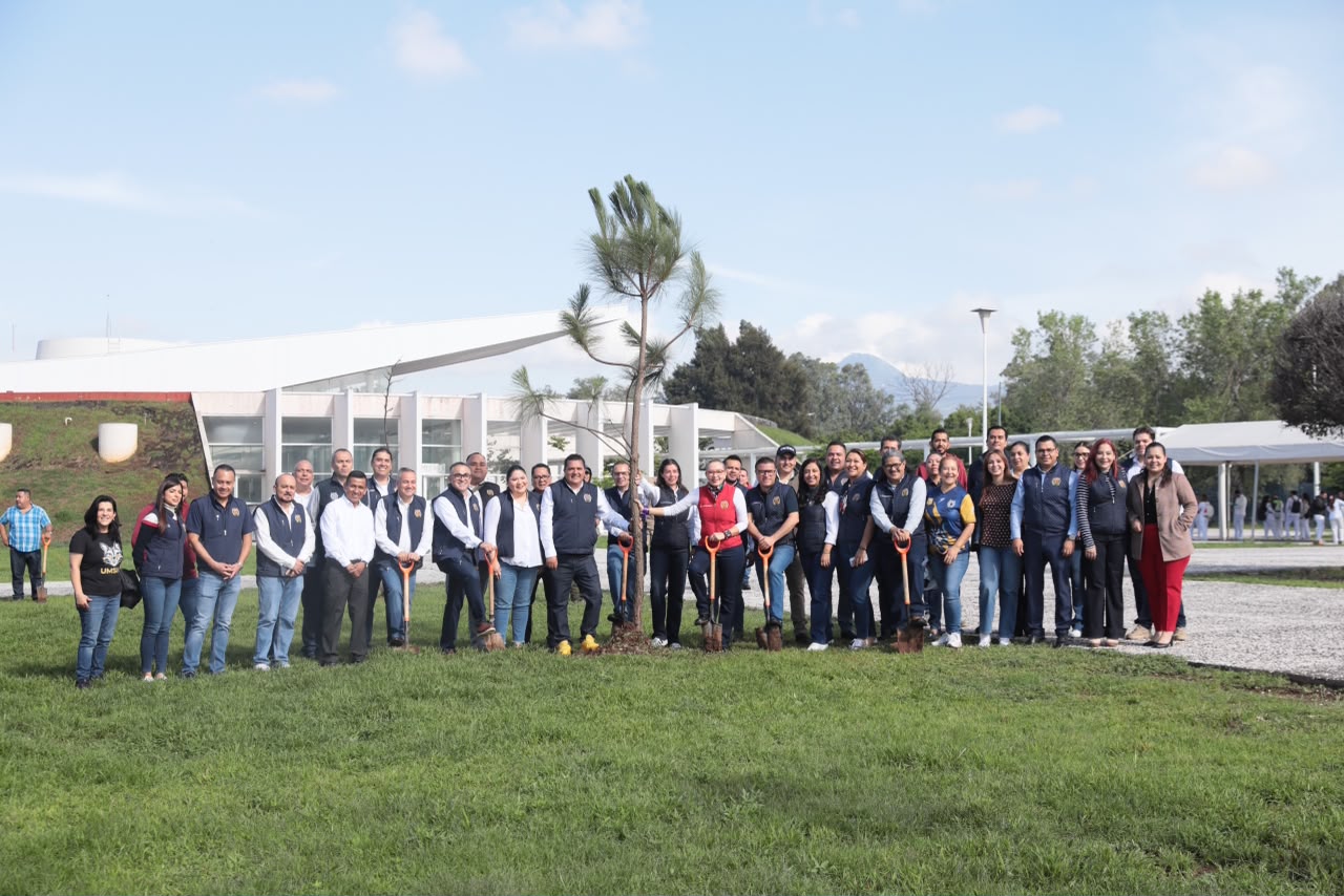 UMSNH, comprometida con el cuidado del medio ambiente; encabeza rectora, cruzada de reforestación UMSNH, comprometida con el cuidado del medio ambiente; encabeza rectora, cruzada de reforestación