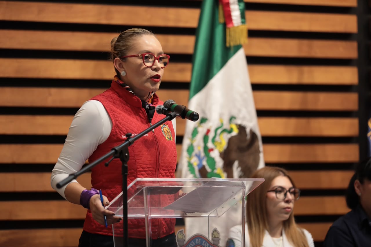 Cuentan con la Universidad Michoacana durante su servicio social, señala rectora a egresados de odontología Cuentan con la Universidad Michoacana durante su servicio social, señala rectora a egresados de odontología