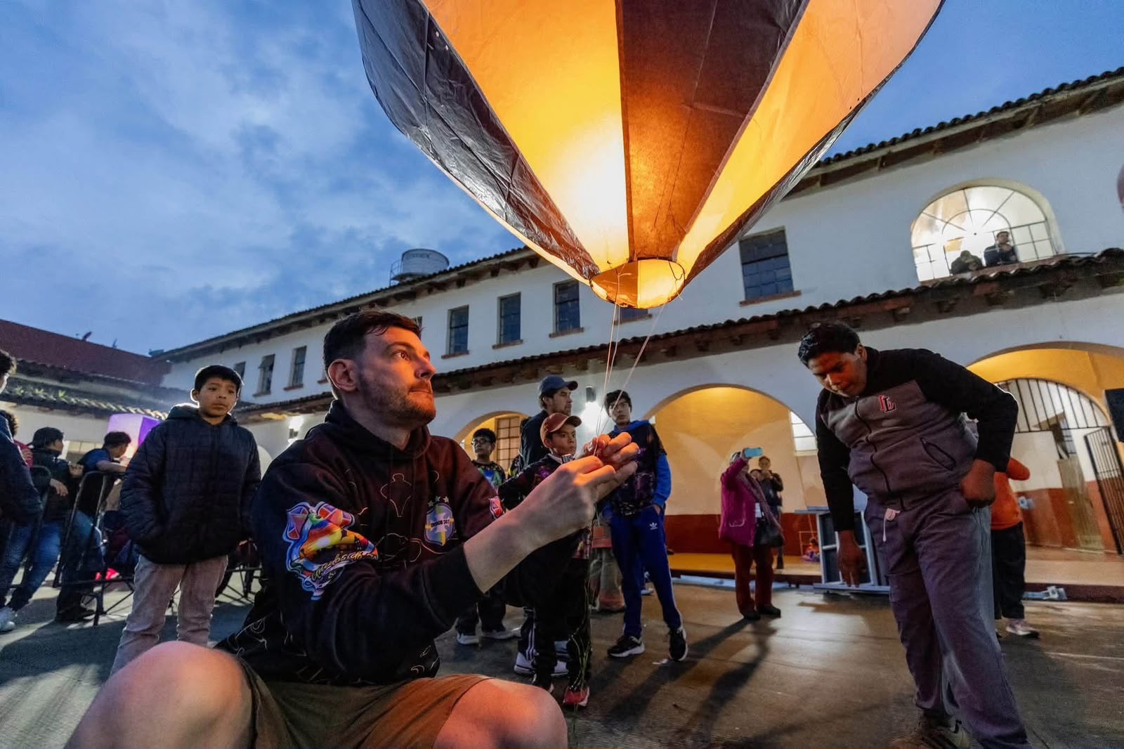 Globos monumentales transforman el cielo del Pueblo Mágico de Paracho