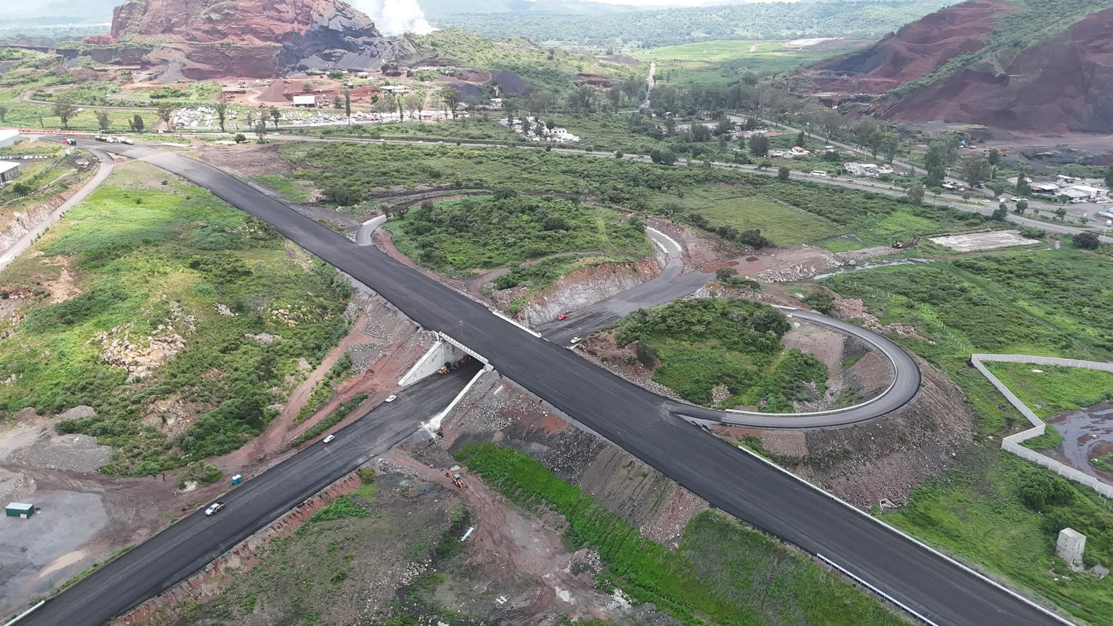 Al 88 % la construcción del primer segmento del Segundo Anillo Periférico: Rogelio Zarazúa Al 88 % la construcción del primer segmento del Segundo Anillo Periférico: Rogelio Zarazúa
