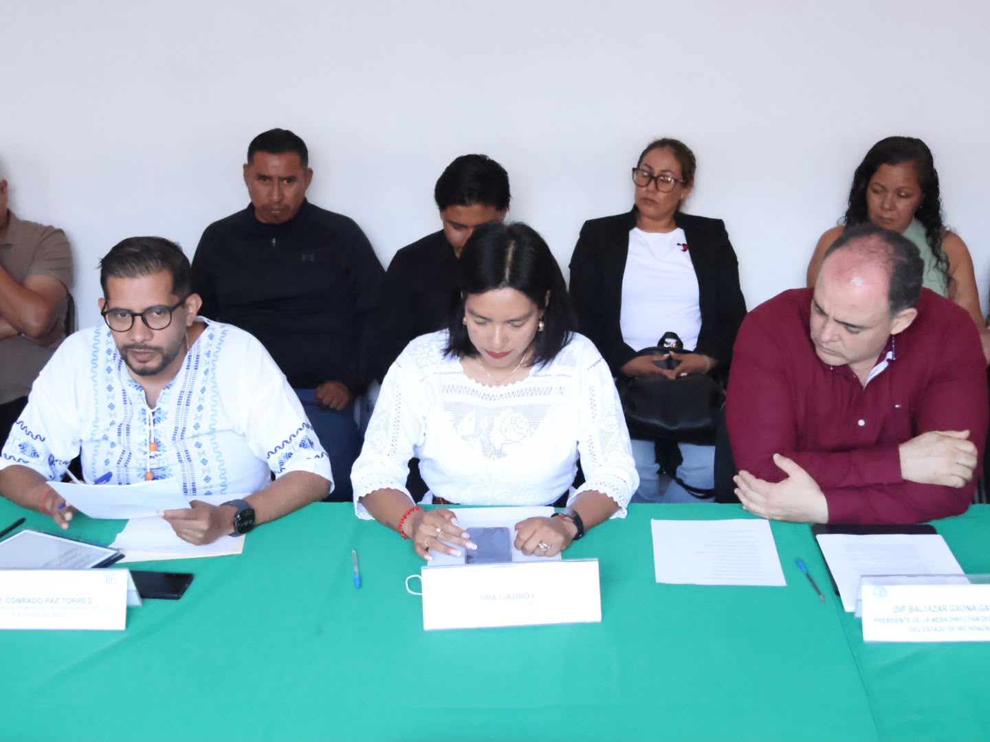 Eréndira Isauro y Conrado Paz, de la Comisión de Derechos Indígenas y Afroamexicanos, se reúnen con integrantes de comunidades del estado Eréndira Isauro y Conrado Paz, de la Comisión de Derechos Indígenas y Afroamexicanos, se reúnen con integrantes de comunidades del estado