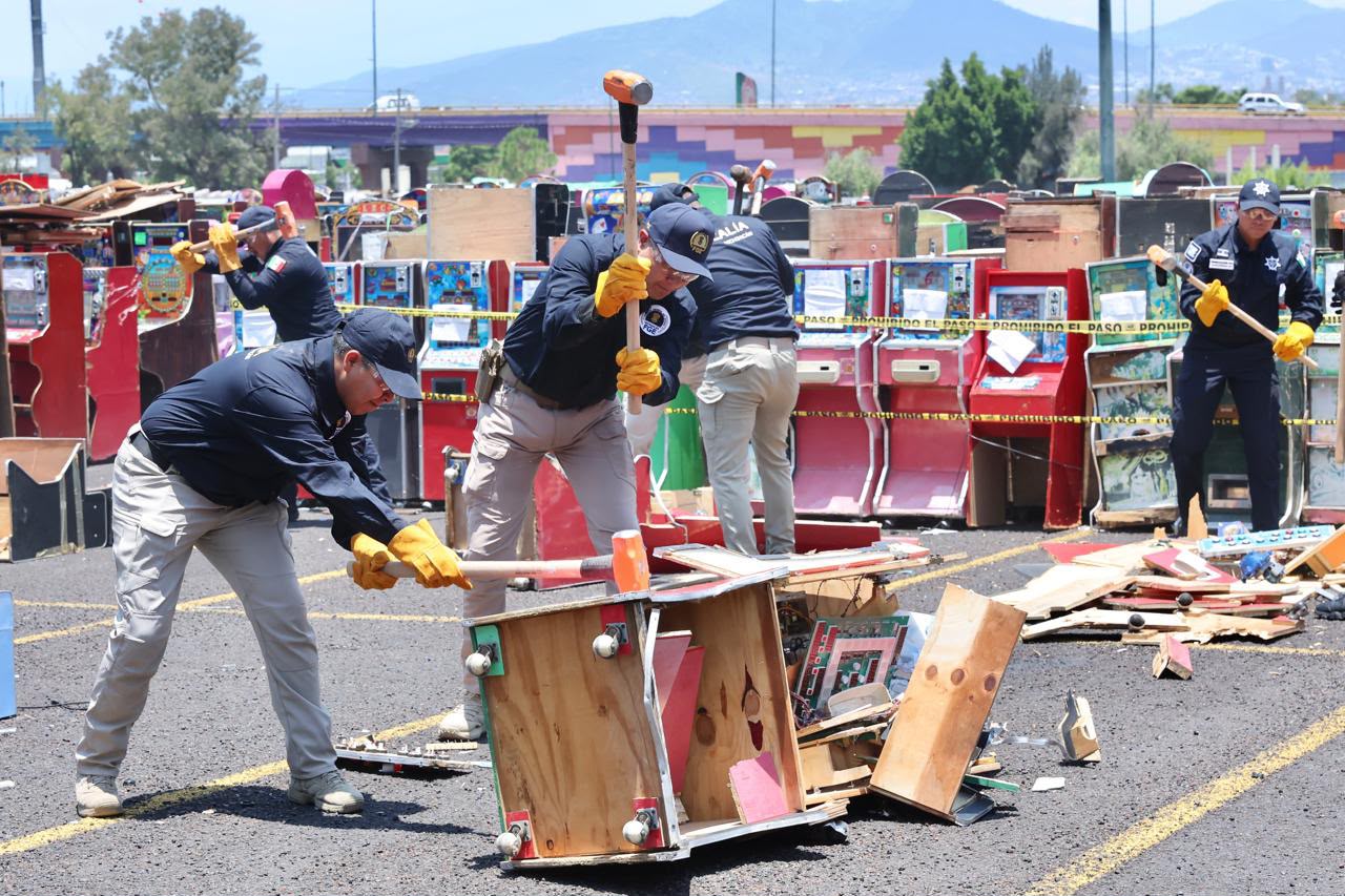 Michoacán frena ingreso mensual de 8.6 mdp al crimen con la destrucción de 721 tragamonedas: ARB Michoacán frena ingreso mensual de 8.6 mdp al crimen con la destrucción de 721 tragamonedas: ARB