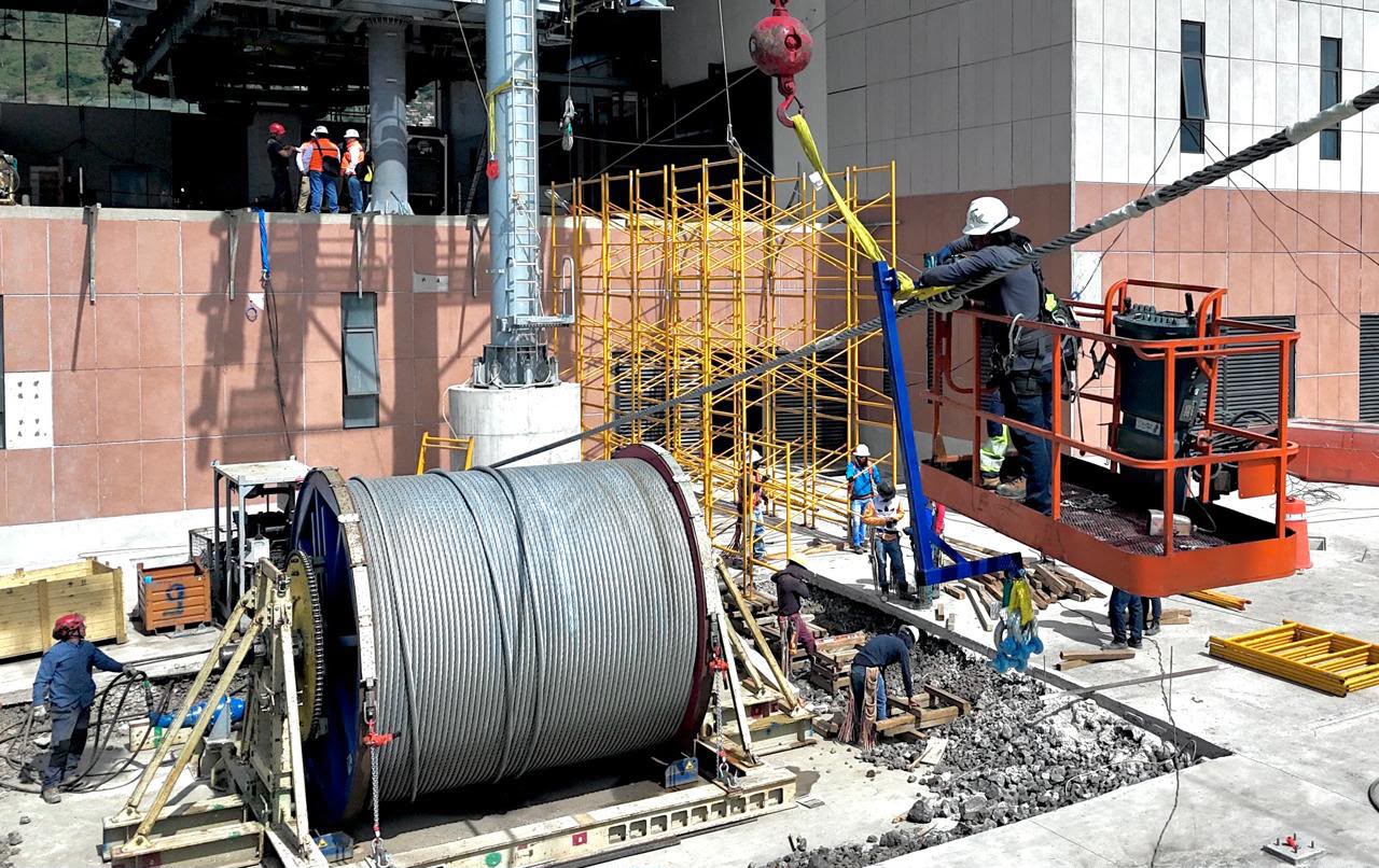 Avanza teleférico de Morelia al 72%, inician colocación de 7 km de cable portador: ARB