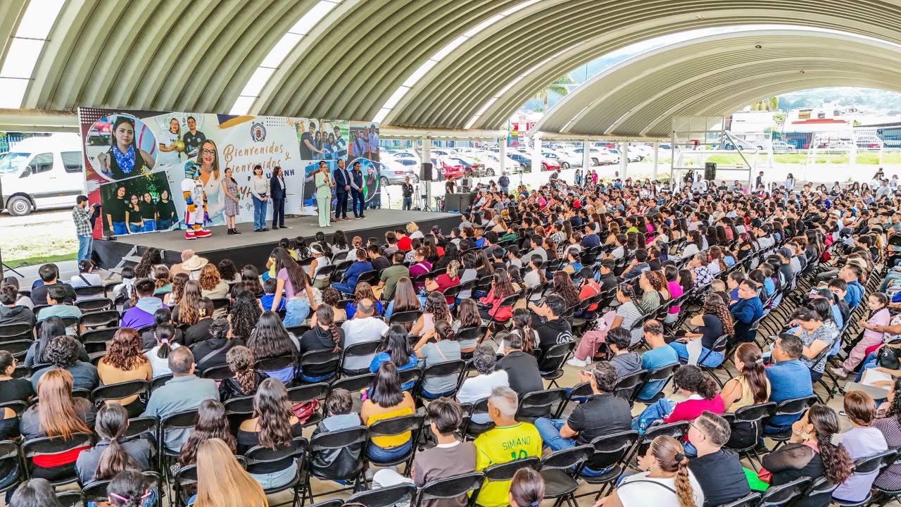 A sumar en la reconstrucción del tejido social, invita rectora a madres y padres de estudiantes nicolaitas