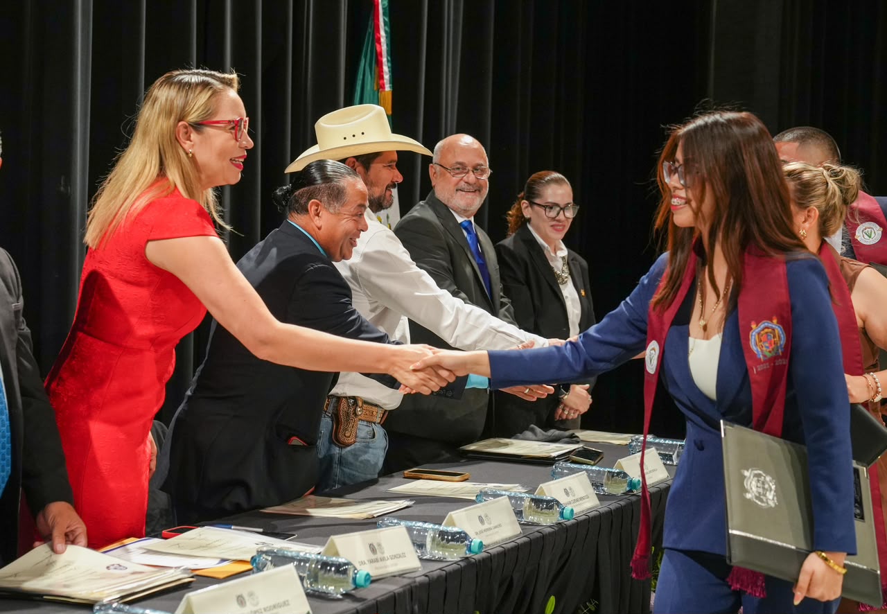 A trabajar con los valores nicolaitas, convoca Yarabí Ávila a pasantes de la licenciatura como médico veterinario A trabajar con los valores nicolaitas, convoca Yarabí Ávila a pasantes de la licenciatura como médico veterinario