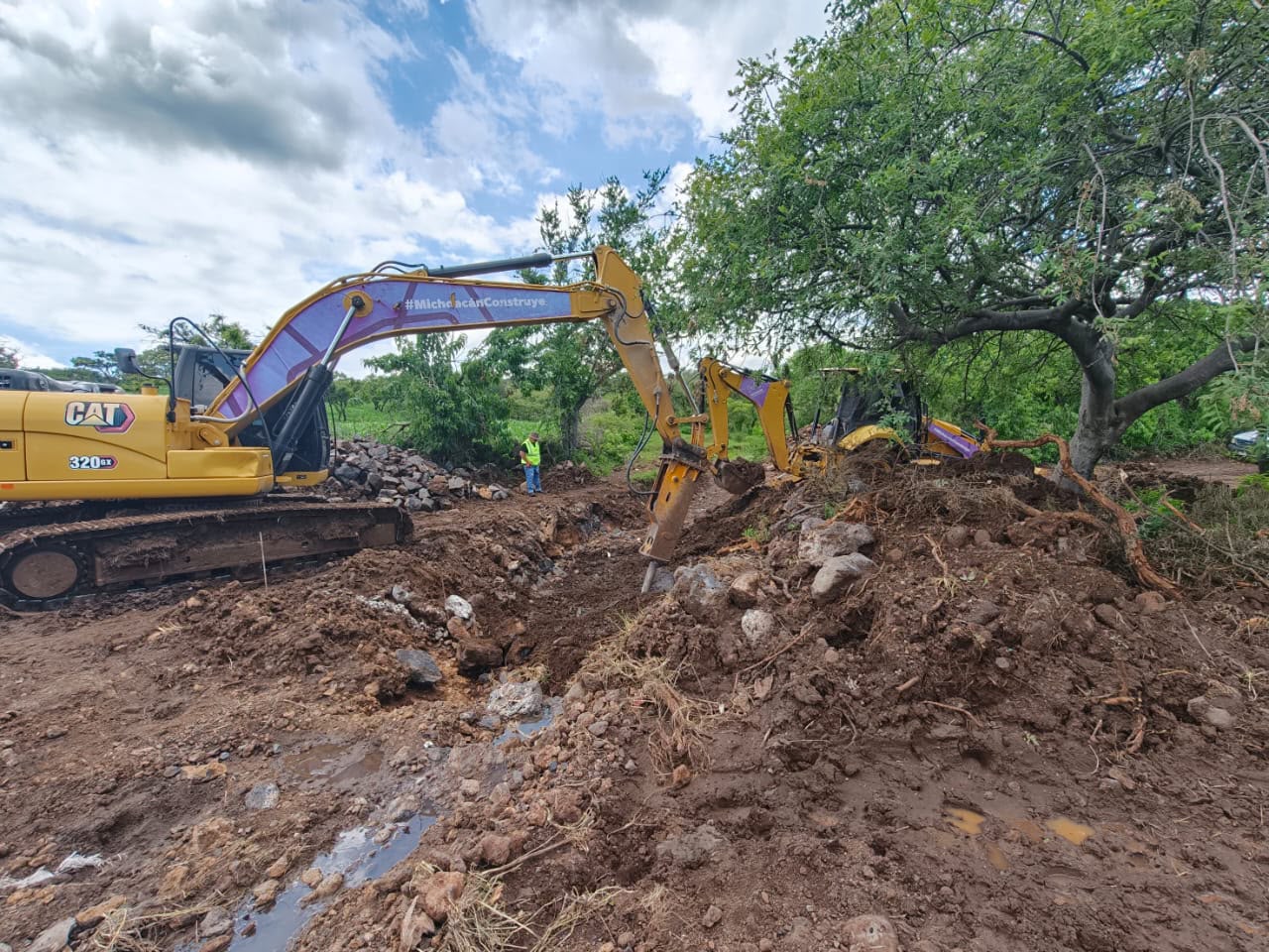 Realizan limpieza integral del canal en La Concepción para evitar inundaciones: Rogelio Zarazúa