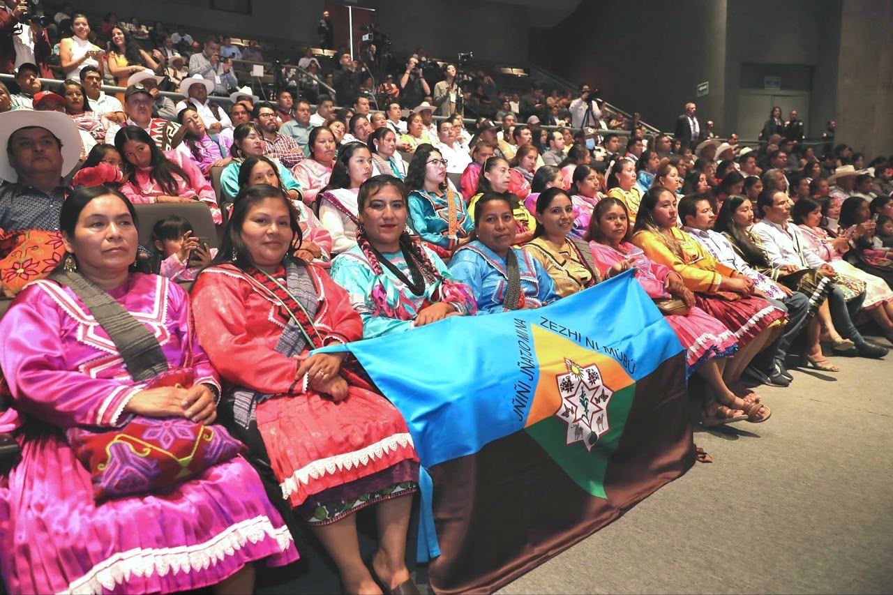 Celebra ARB entrega de presea a comunidades mazahuas y destaca el respeto a su autodeterminación Celebra ARB entrega de presea a comunidades mazahuas y destaca el respeto a su autodeterminación