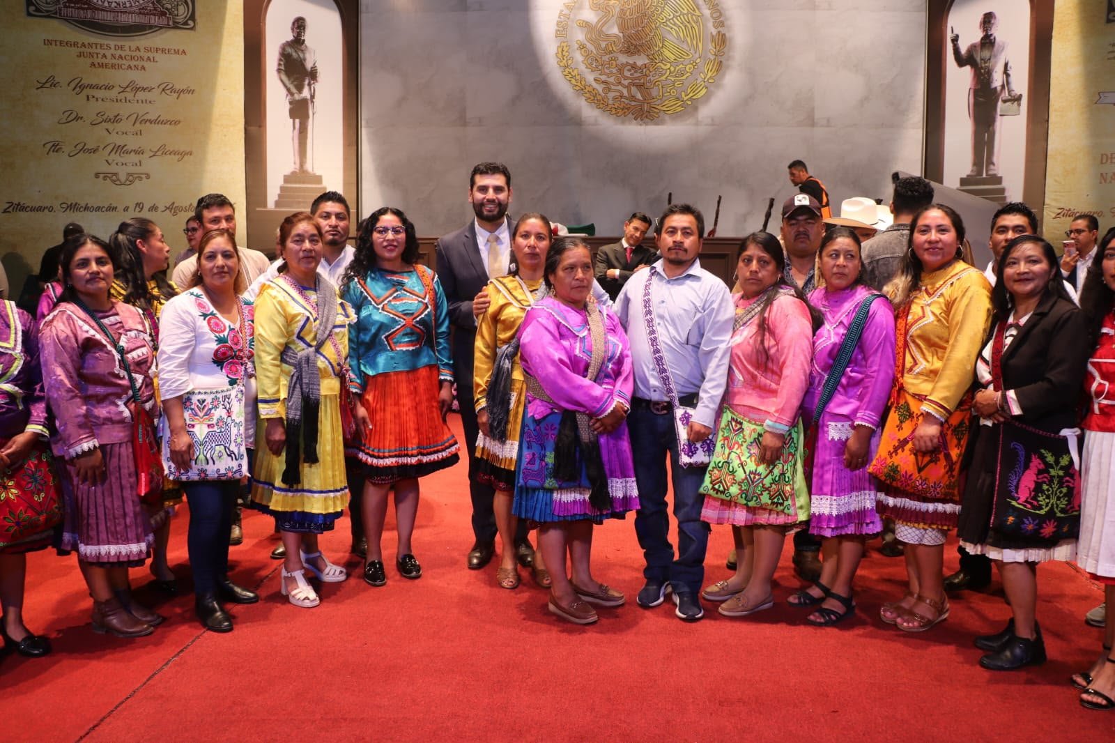 Reconocer a las comunidades mazahuas del Oriente, es un acto de orgullo para Michoacán: Octavio Ocampo Reconocer a las comunidades mazahuas del Oriente, es un acto de orgullo para Michoacán: Octavio Ocampo