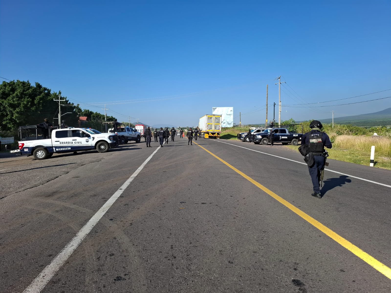 Reporta ARB operativos para restablecer el tránsito ante reacción delictiva por detenciones