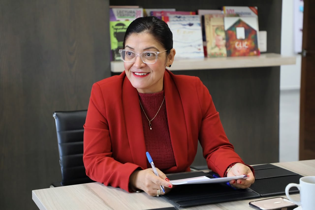 SEE lanza convocatoria de Beca Comisión para docentes de Educación Básica