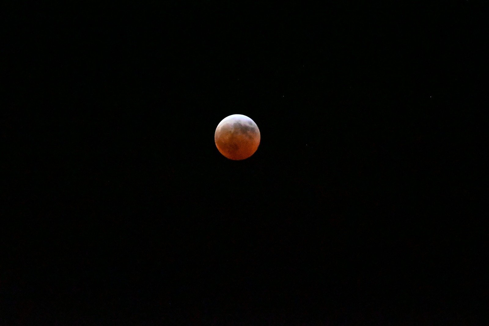 UNAM Morelia invita a observar el eclipse lunar con telescopios