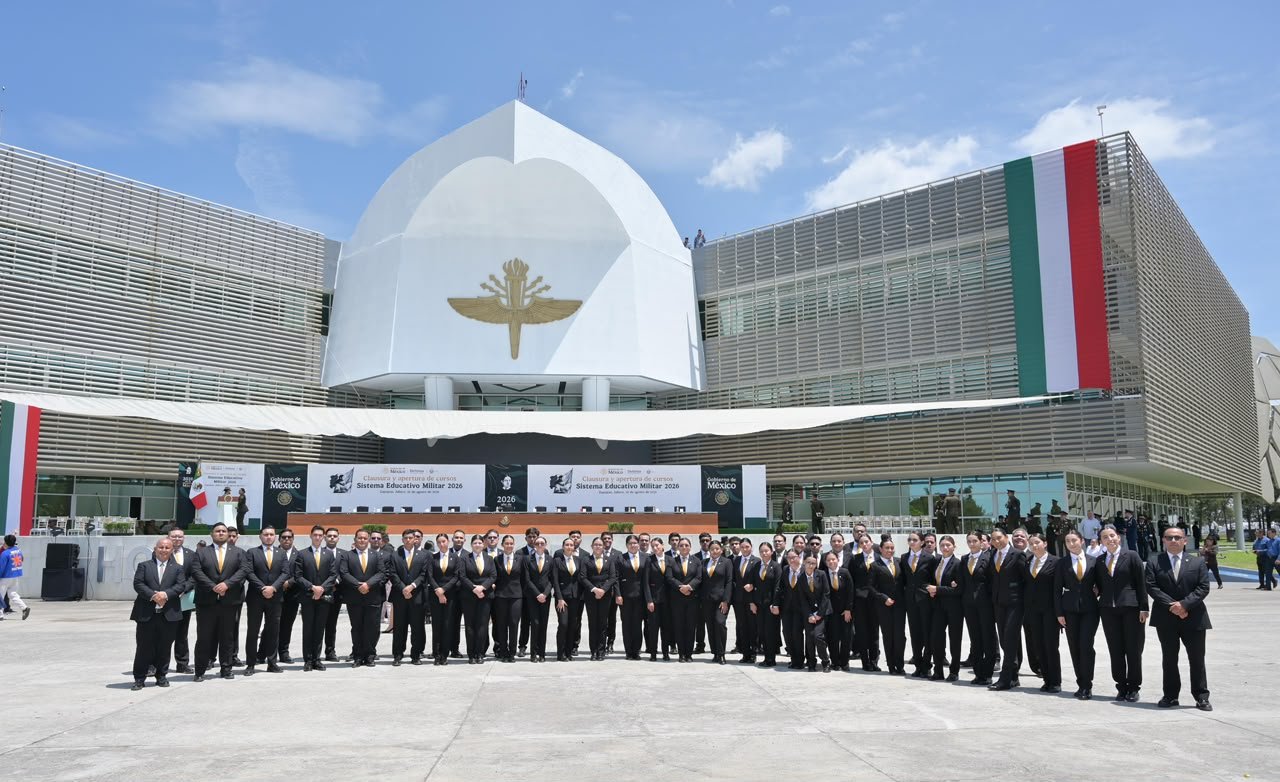 Escolta y banda de guerra de la UMSNH participa en acto encabezado por la presidenta Sheinbaum Escolta y banda de guerra de la UMSNH participa en acto encabezado por la presidenta Sheinbaum