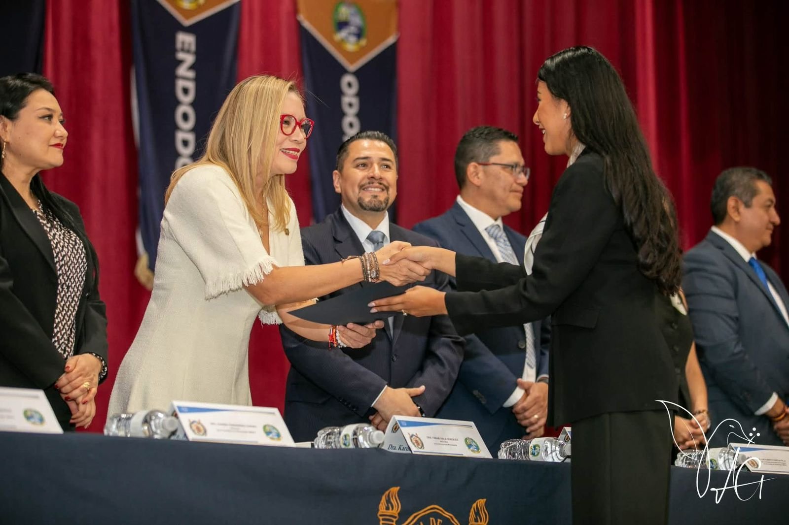 A mantener viva la inquietud por aprender y actualizarse, invita Yarabí Ávila a egresados de especialidades odontológicas