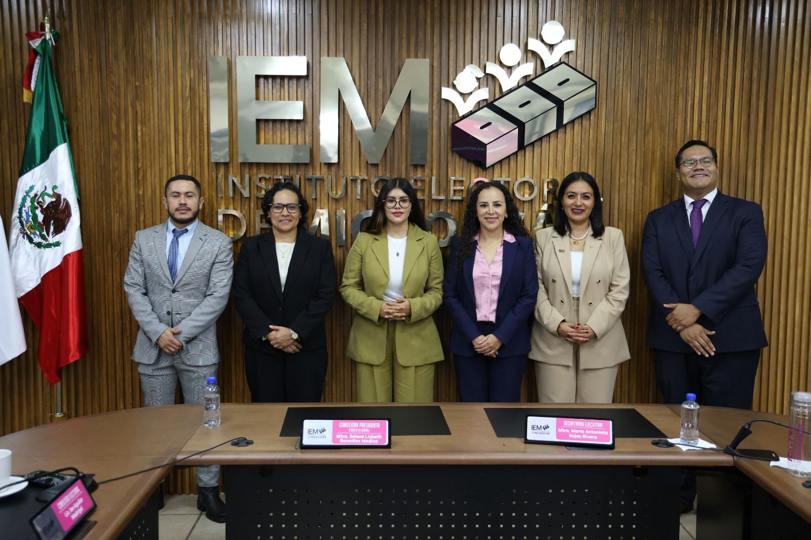 Rinden protesta nuevas consejeras y consejeros del Consejo General del IEM Rinden protesta nuevas consejeras y consejeros del Consejo General del IEM