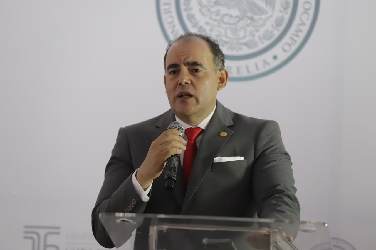 Baltazar Gaona pide a la Fiscalía citar a Grecia Quiroz por el caso Carlos Manzo