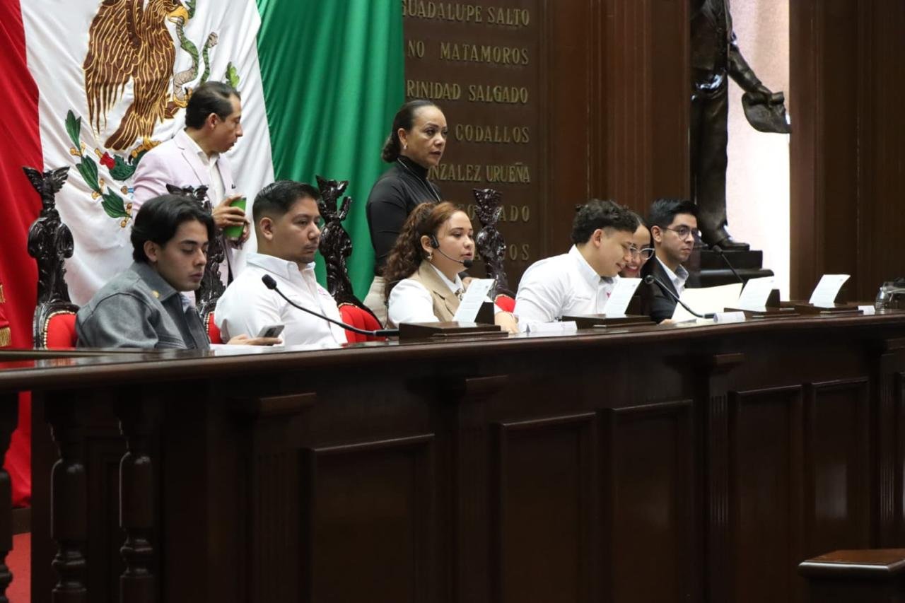 Jóvenes parlamentarios analizan, discuten y aprueban diversos dictámenes durante Sesión del Parlamento Juvenil Incluyente 2026