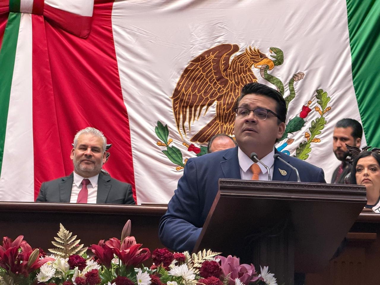 Toño Carreño, al responder al Quinto Informe de Gobierno, pidió un cierre de sexenio en paz para los michoacanos Toño Carreño, al responder al Quinto Informe de Gobierno, pidió un cierre de sexenio en paz para los michoacanos