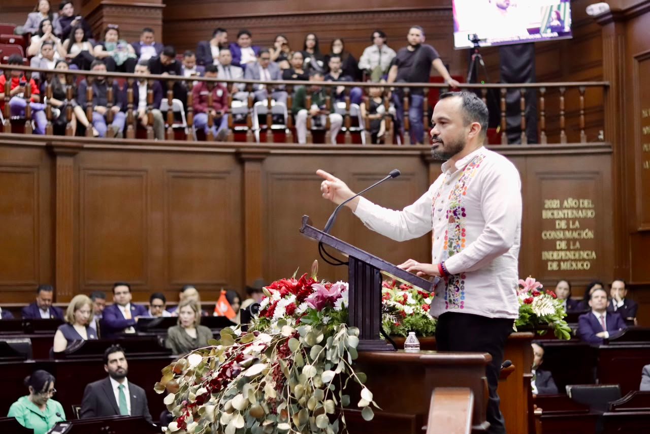 Saber gobernar también es saber escuchar y rectificar: Hugo Rangel, al contestar al Quinto Informe de Gobierno Saber gobernar también es saber escuchar y rectificar: Hugo Rangel, al contestar al Quinto Informe de Gobierno
