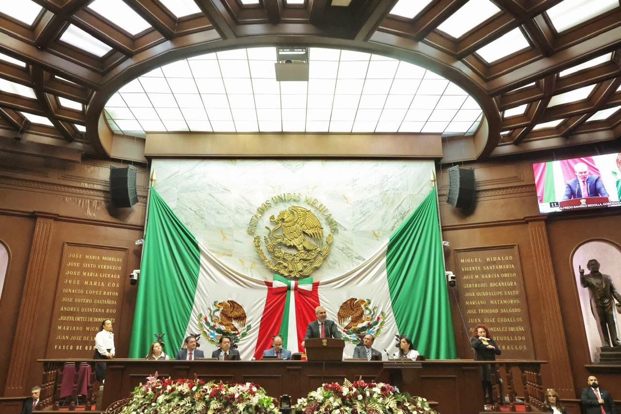 Presenta ARB su 5° Informe: destaca 31 mil mdp invertidos en más de 4 mil obras en Michoacán Presenta ARB su 5° Informe: destaca 31 mil mdp invertidos en más de 4 mil obras en Michoacán