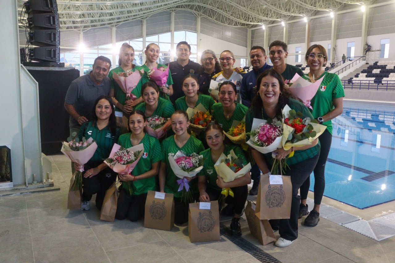 Yarabí Ávila recibe a la selección nacional de natación artística; ¡que bonita alberca!, señalan Yarabí Ávila recibe a la selección nacional de natación artística; ¡que bonita alberca!, señalan