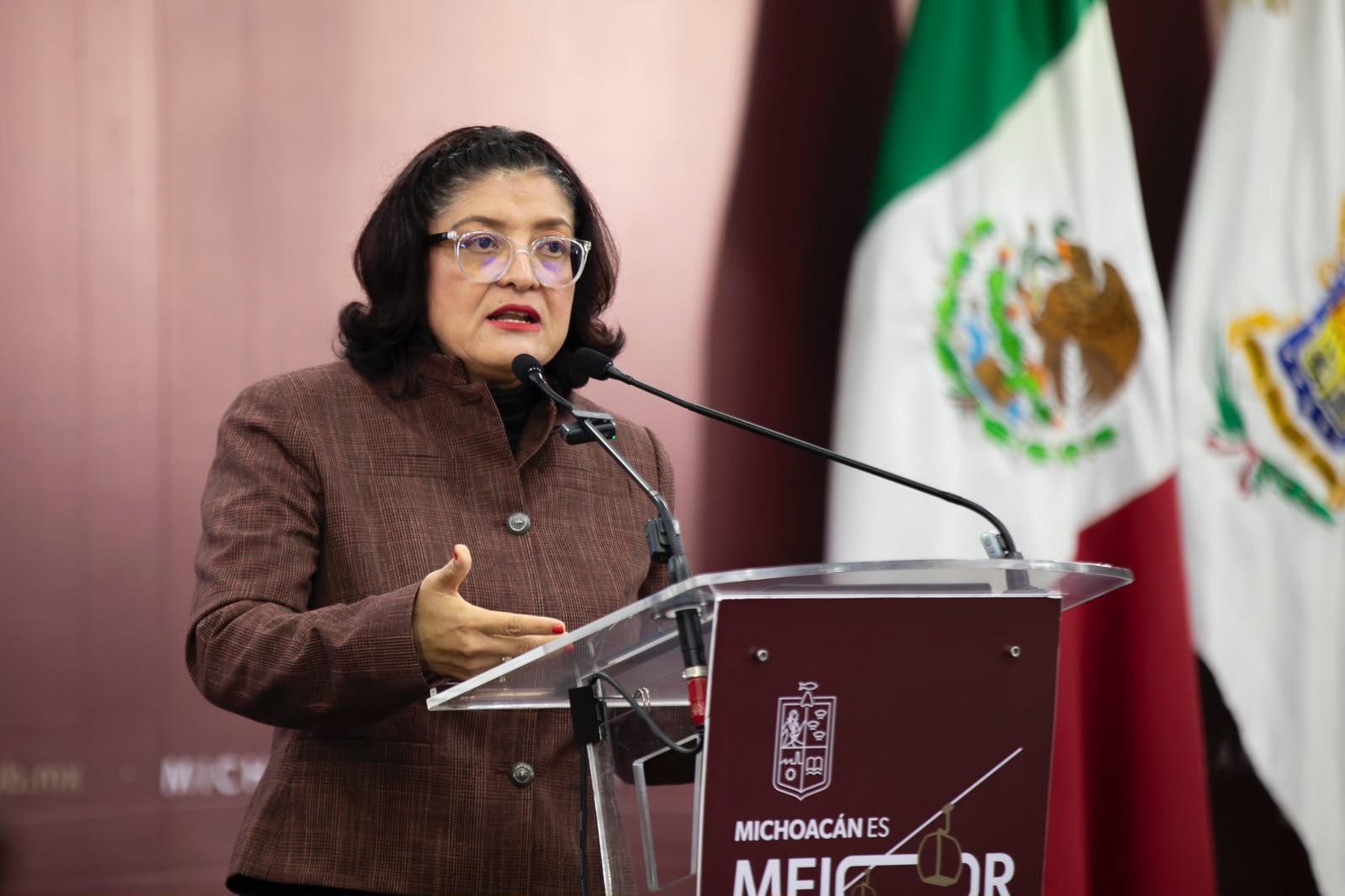 Regulará Michoacán el uso de celulares y dispositivos digitales en las escuelas