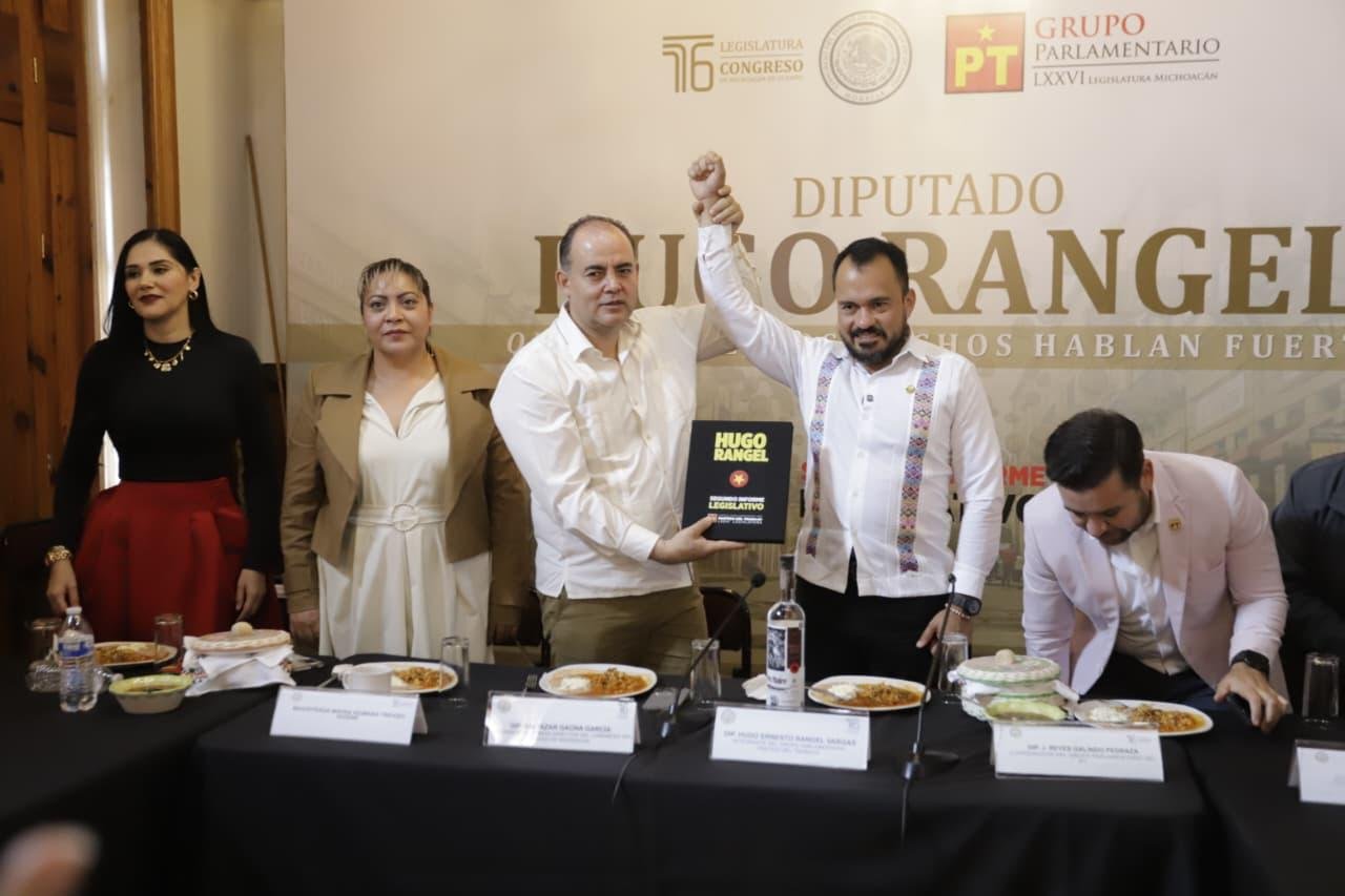 Hugo Rangel hace entrega de su Segundo Informe de Actividades Legislativas Hugo Rangel hace entrega de su Segundo Informe de Actividades Legislativas