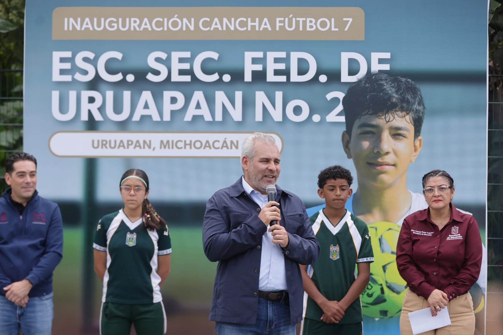 Inaugura ARB cinco canchas de fútbol 7 en secundarias de Uruapan