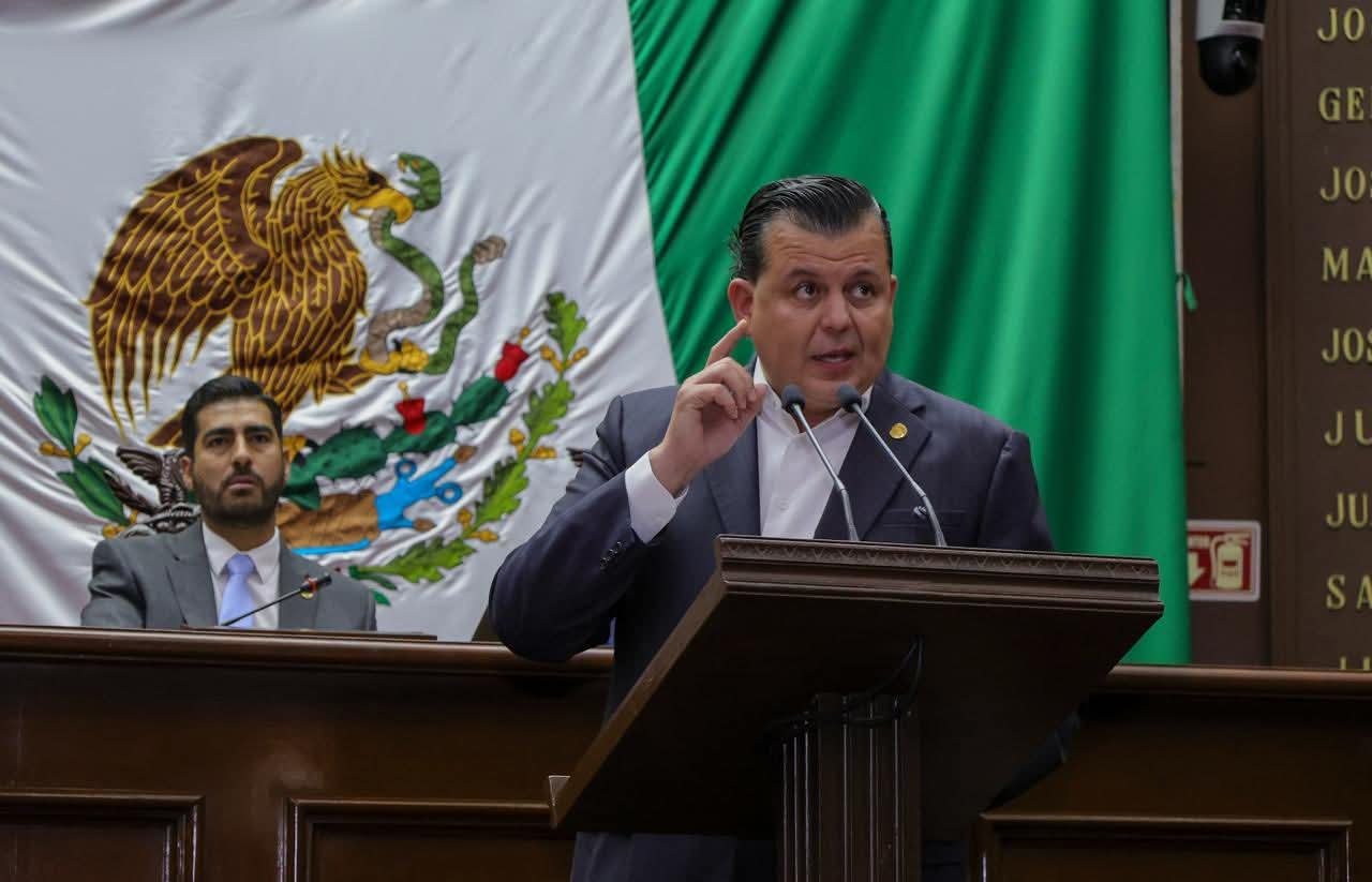 Memo Valencia celebra aprobación de iniciativa que permite que todas las patrullas cuenten con equipo para controlar incendios