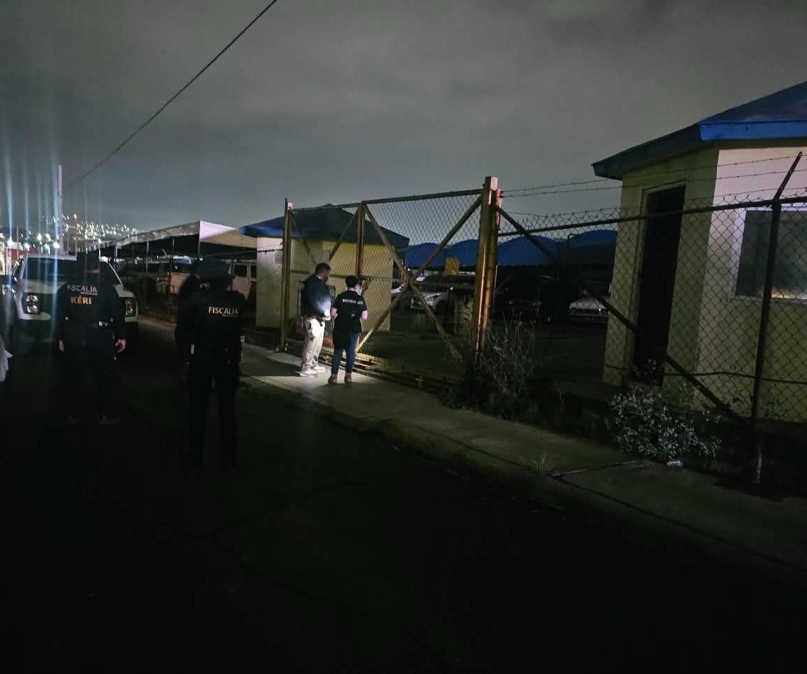 FGE y SIE ejecutan cateos en dos lotes de venta de vehículos en Morelia FGE y SIE ejecutan cateos en dos lotes de venta de vehículos en Morelia