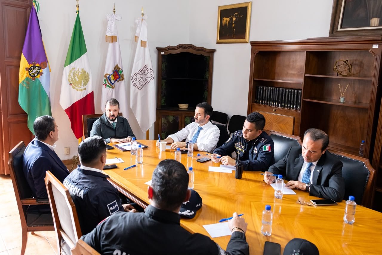 Gobierno de Michoacán y Ayuntamiento de Morelia realizan operativo para evitar el comercio informal en el Centro Histórico