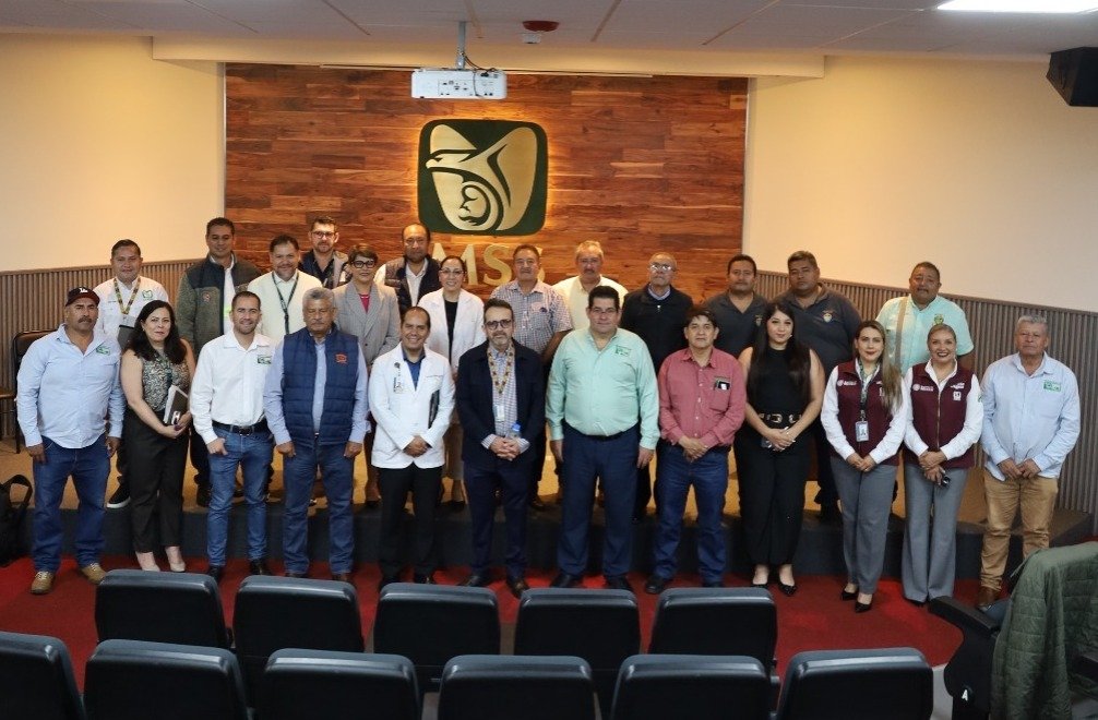 Realiza IMSS reunión de trabajo con productores de caña de azúcar y obreros