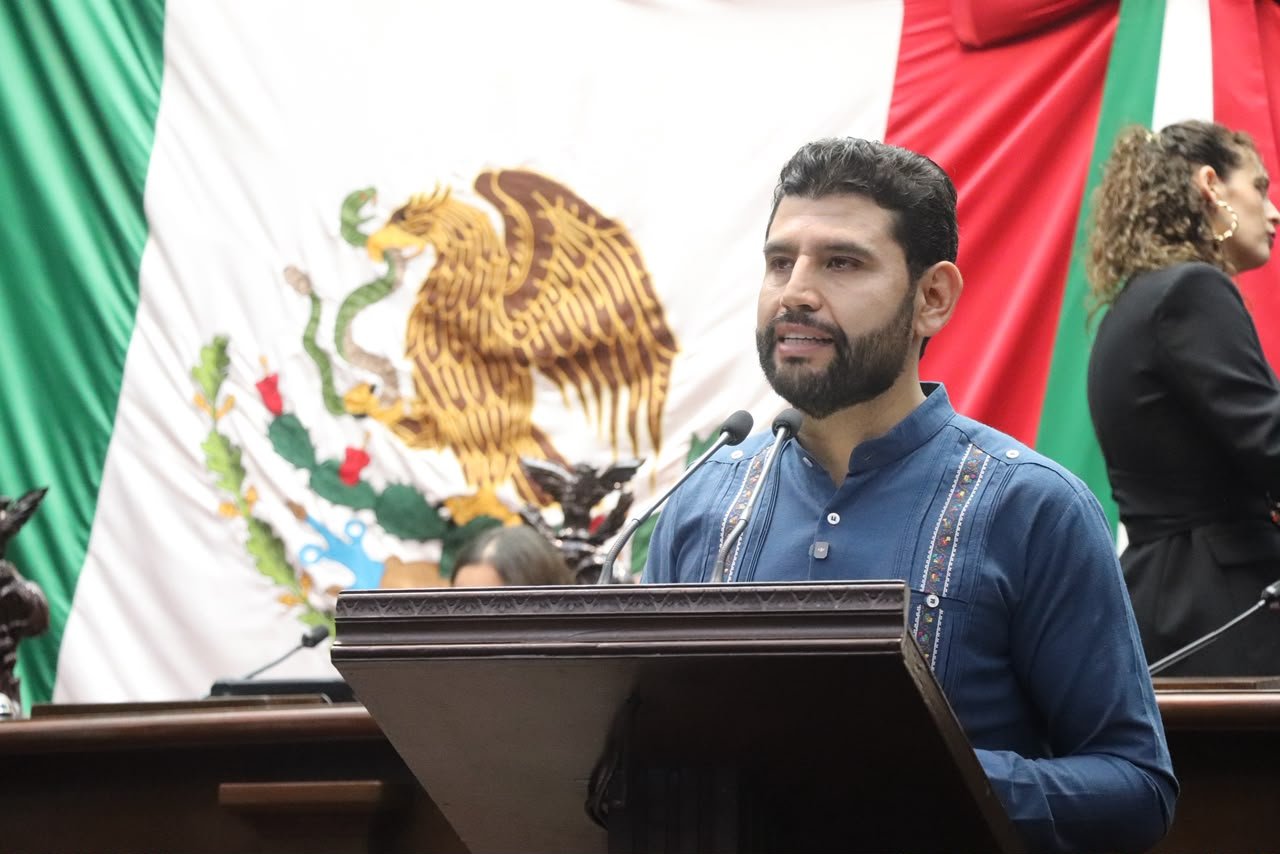 Con propuesta de reforma, Pide Octavio Ocampo proteger actividad artesanal y mejorar el nivel de vida de los artesanos michoacanos
