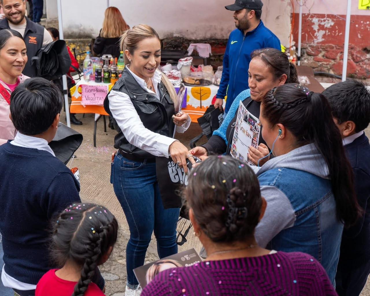 Grecia Aguilar lleva su Segundo Informe a la región Oriente Grecia Aguilar lleva su Segundo Informe a la región Oriente