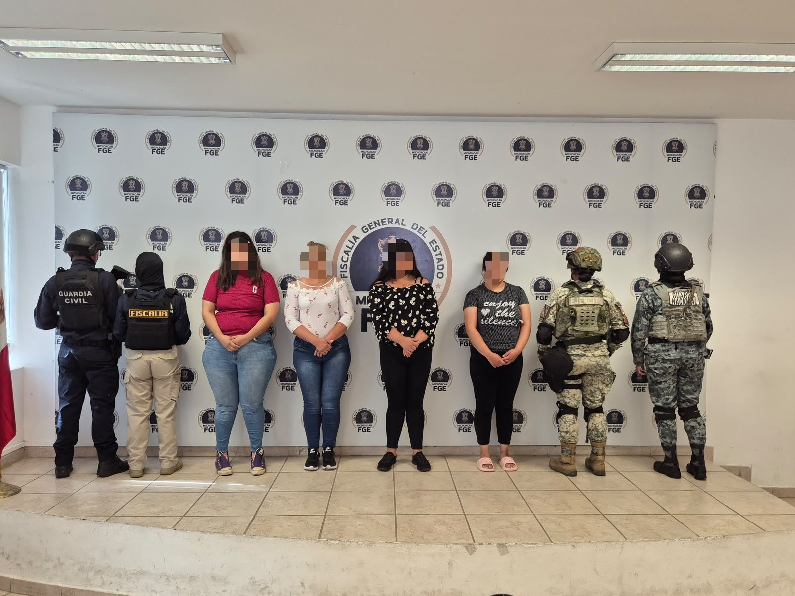 FGE detiene a cuatro mujeres por secuestro exprés y extorsión en Morelia FGE detiene a cuatro mujeres por secuestro exprés y extorsión en Morelia