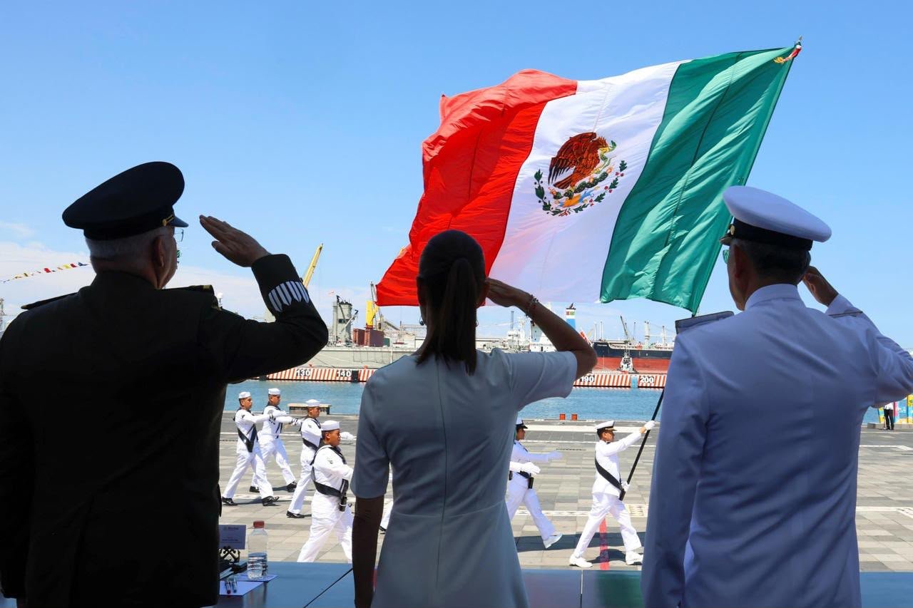 Gracias por defender nuestra soberanía: Claudia Sheinbaum desde el puerto de Veracruz en el 205 aniversario de la Armada de México y a 202 años de la Constitución de 1824
