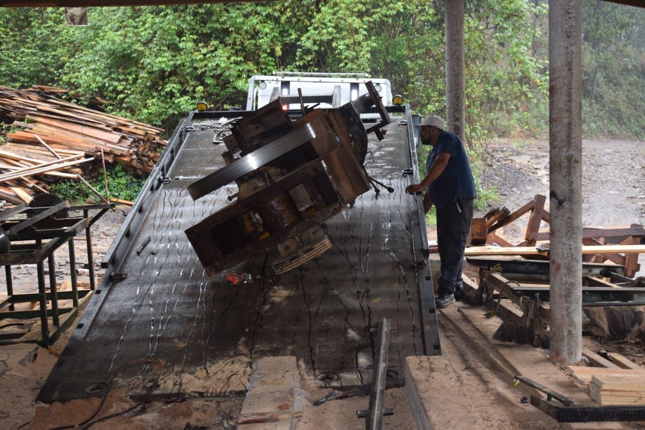 FGE asegura maquinaria para procesamiento de madera durante cateos en Madero