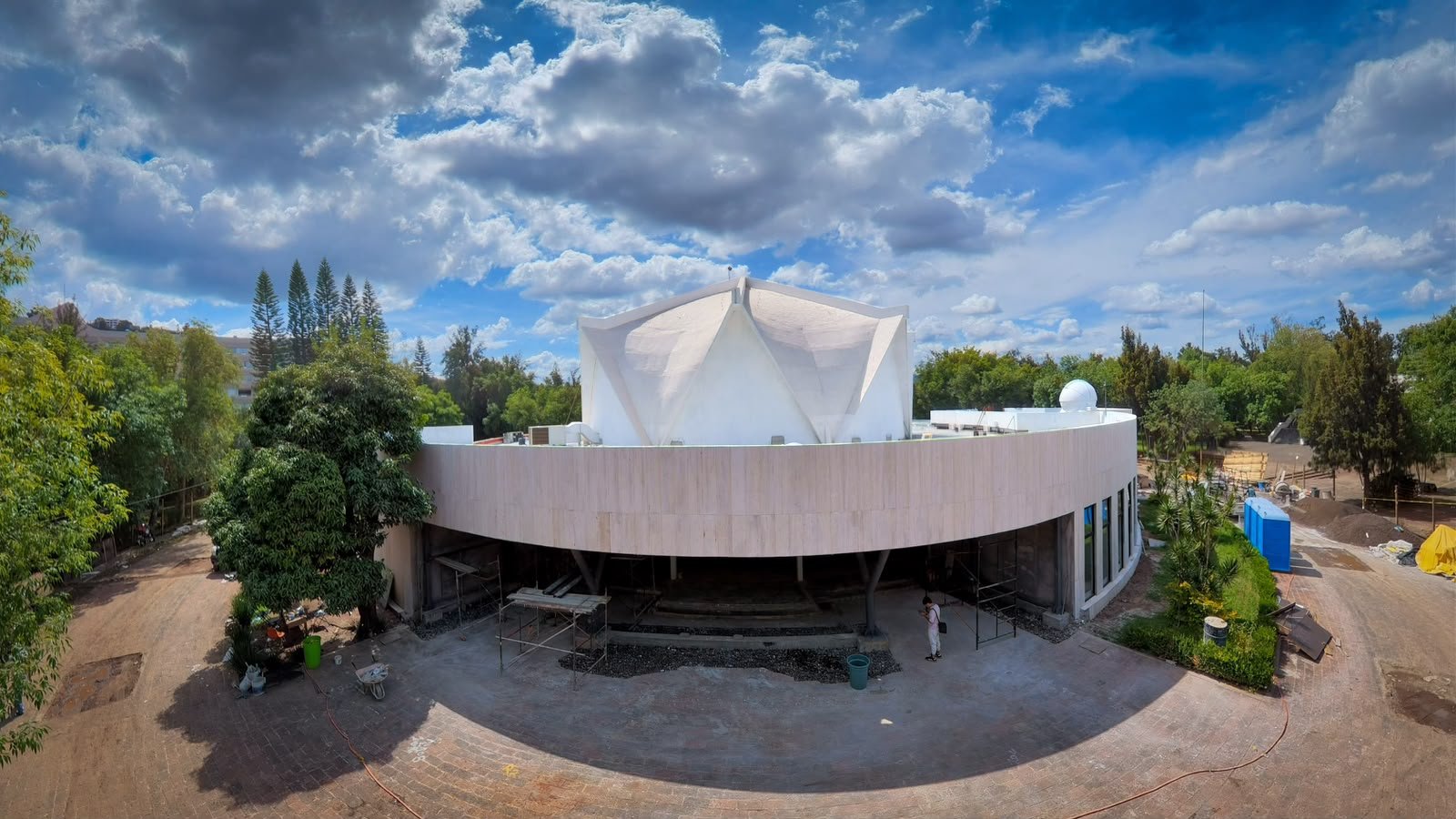 El Planetario de Morelia se renueva con un domo motorizado, telescopios nuevos y pantalla 360° El Planetario de Morelia se renueva con un domo motorizado, telescopios nuevos y pantalla 360°