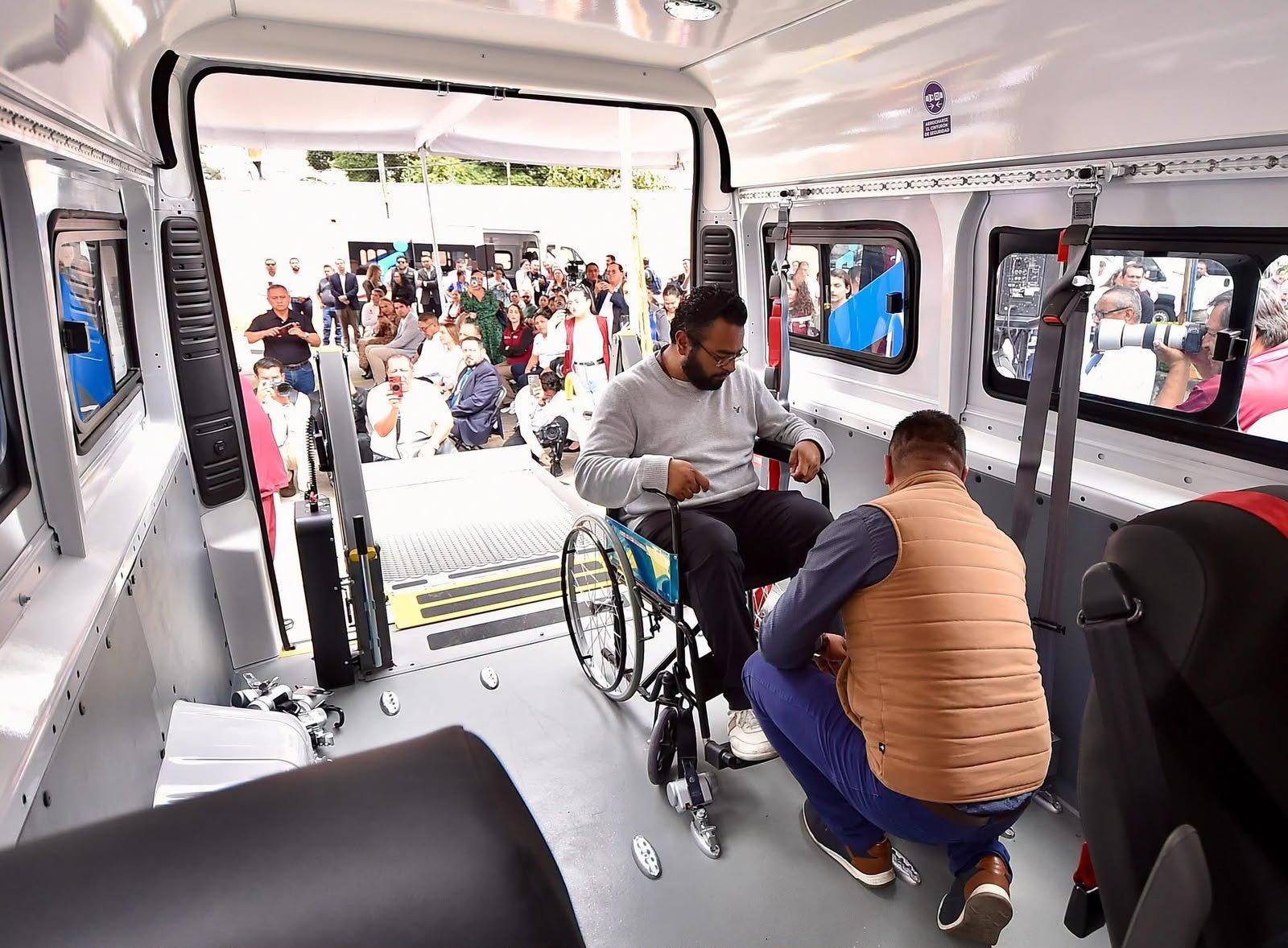 Garantizan transporte gratuito para continuidad en terapias de personas con discapacidad