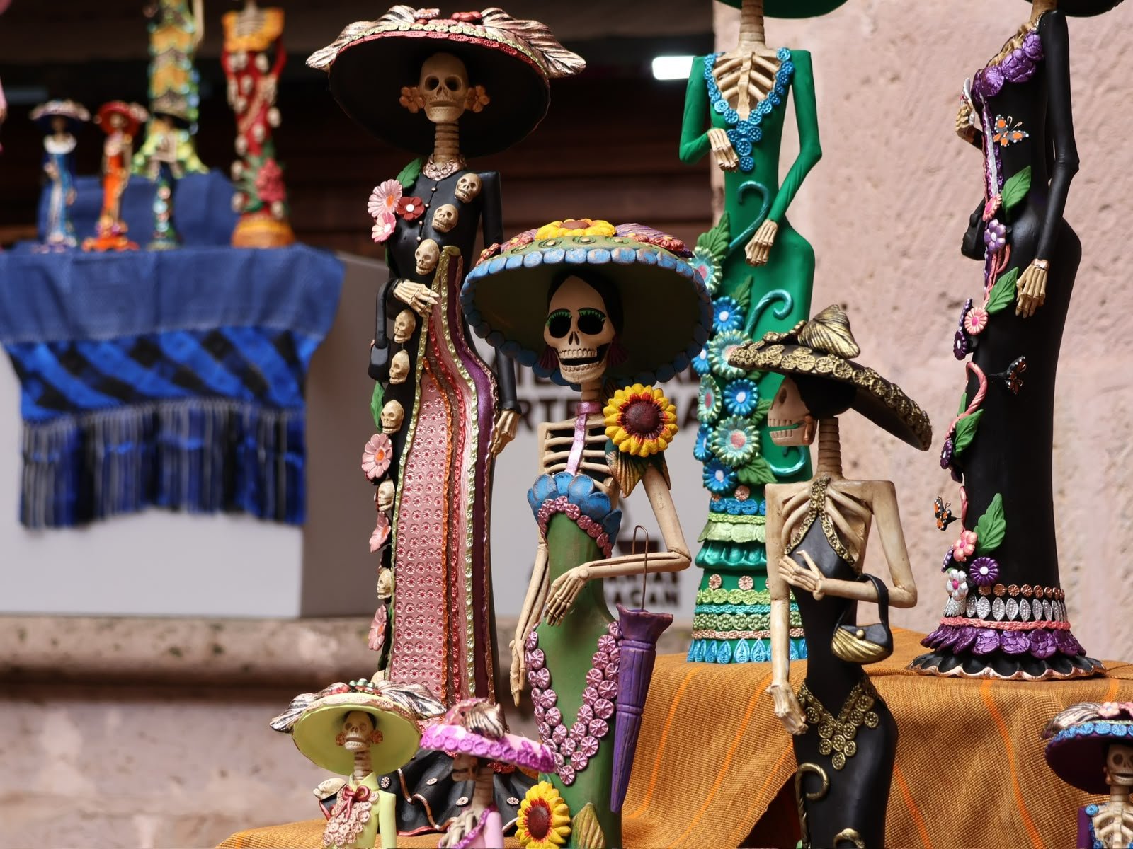 Feria de la Catrina se prepara para ofrecer piezas de 260 artesanas y artesanos de Capula