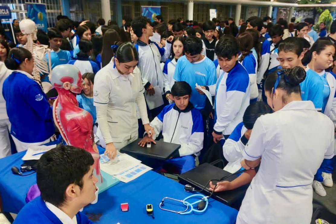 Promueven el cuidado de la salud entre jóvenes del Cobaem Uruapan Promueven el cuidado de la salud entre jóvenes del Cobaem Uruapan