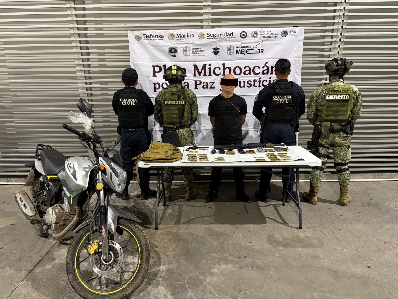 SSP detiene a hombre armado tras reporte de disparos en la vía pública en Morelia