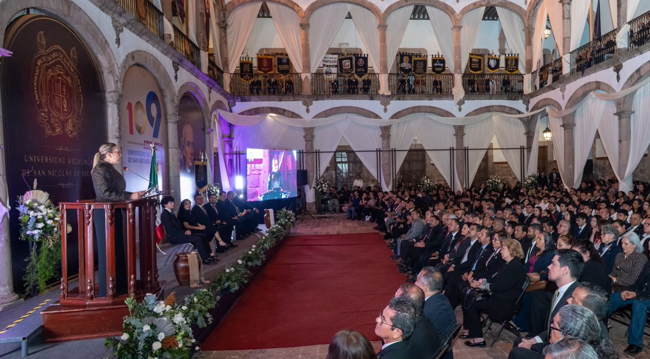 Conmemoran 109 años de grandeza de la UMSNH; Yarabí Ávila destaca profunda transformación de la institución Conmemoran 109 años de grandeza de la UMSNH; Yarabí Ávila destaca profunda transformación de la institución