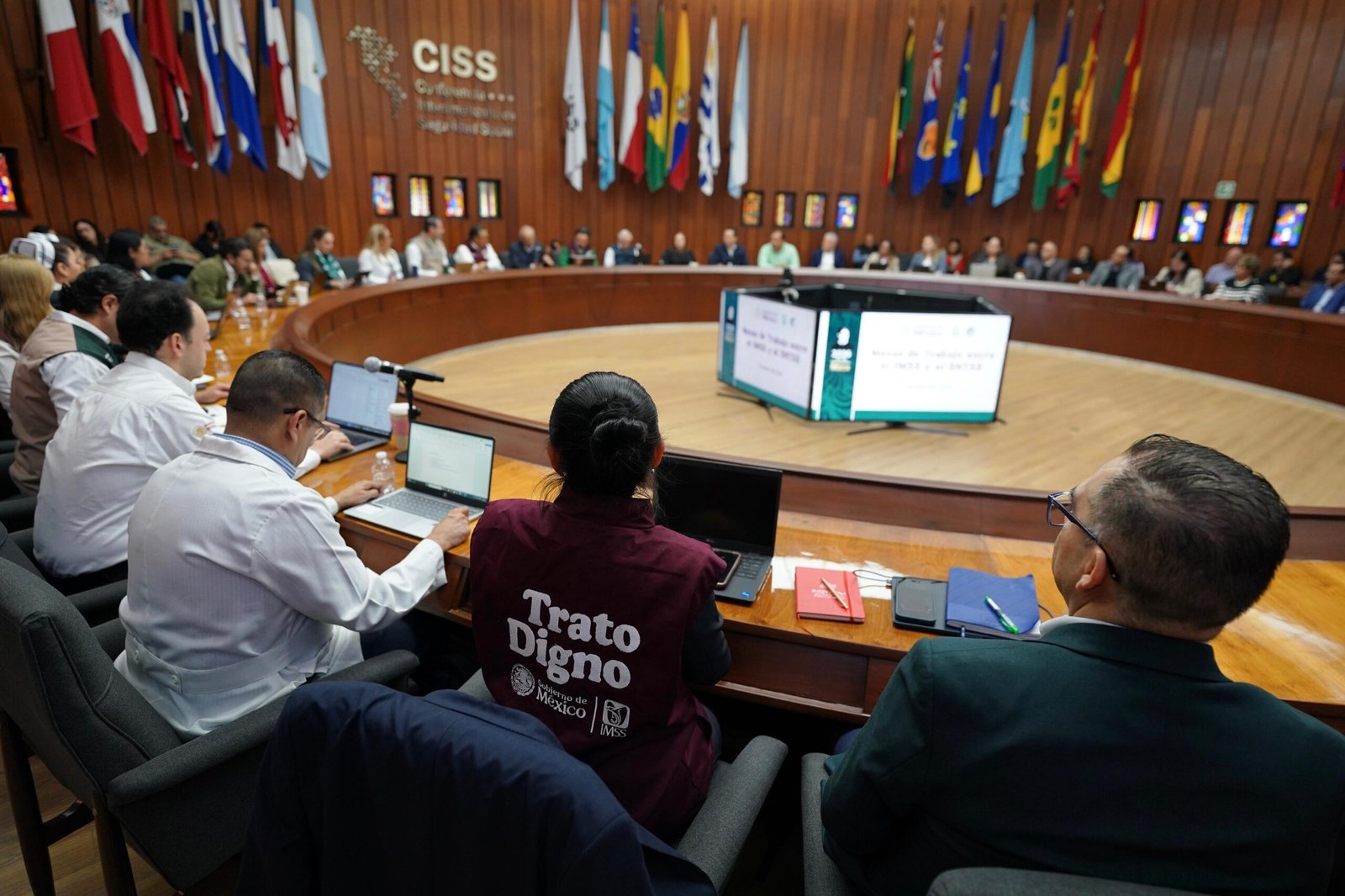 IMSS y SNTSS continúan las mesas de trabajo para mejorar el salario y las condiciones laborales de las y los trabajadores del Seguro Social