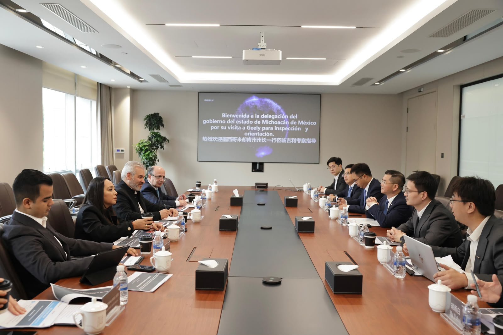 Interesa a automotriz Geely cooperación con el puerto de LC; ARB abre puertas para la inversión
