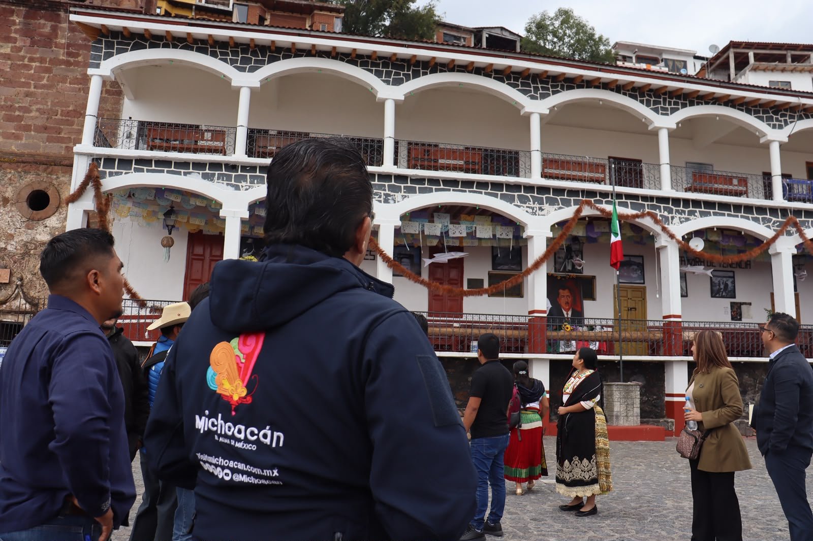 Noche de Muertos en Janitzio tendrá altares monumentales y actividades tradicionales